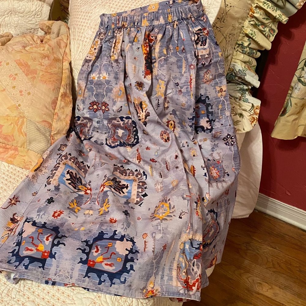 Adorable BOHO skirt. Fabulous colors. Elastic waist. Cotton blend. Size S. - Picture 6 of 10